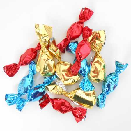 12 Scherzbonbons im Mix: Knoblauchgeschmack, blaufärbend und scharf wie Pfeffer