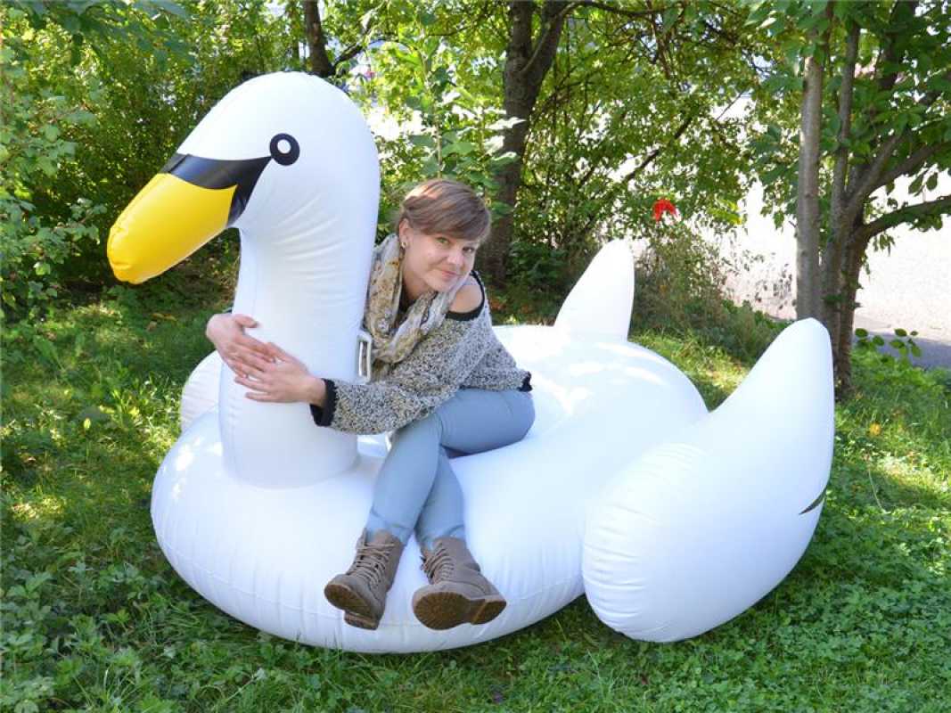 Aufblasbarer Riesen Schwan riesige Badeinsel Schwimminsel 185x165x130cm