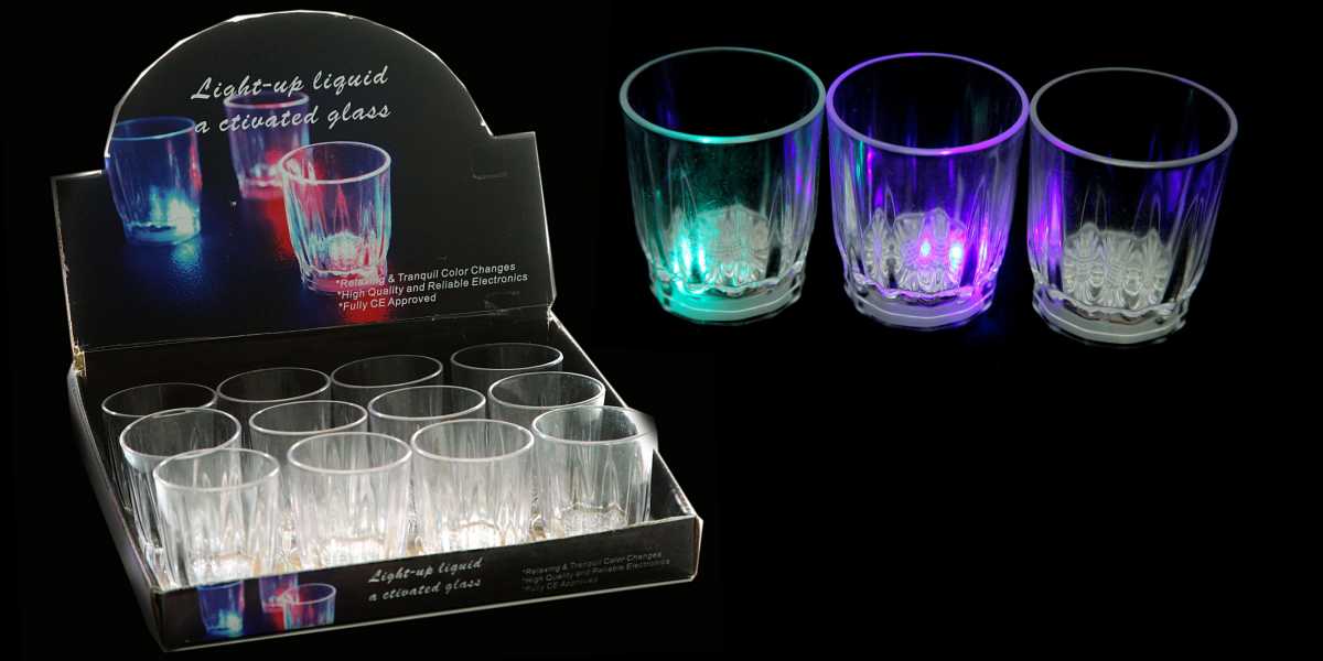 12 LED Schnapsgläser Schnapsbecher mit blinkender LED Beleuchtung in drei bunten Farben