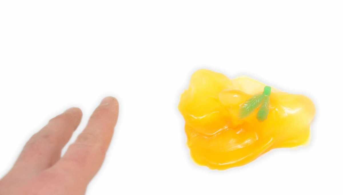 Quetsch FRÜCHTE KLATSCH Slime 4 Stück Frucht gefüllt mit Wasser - Scherzartikel haftet überall