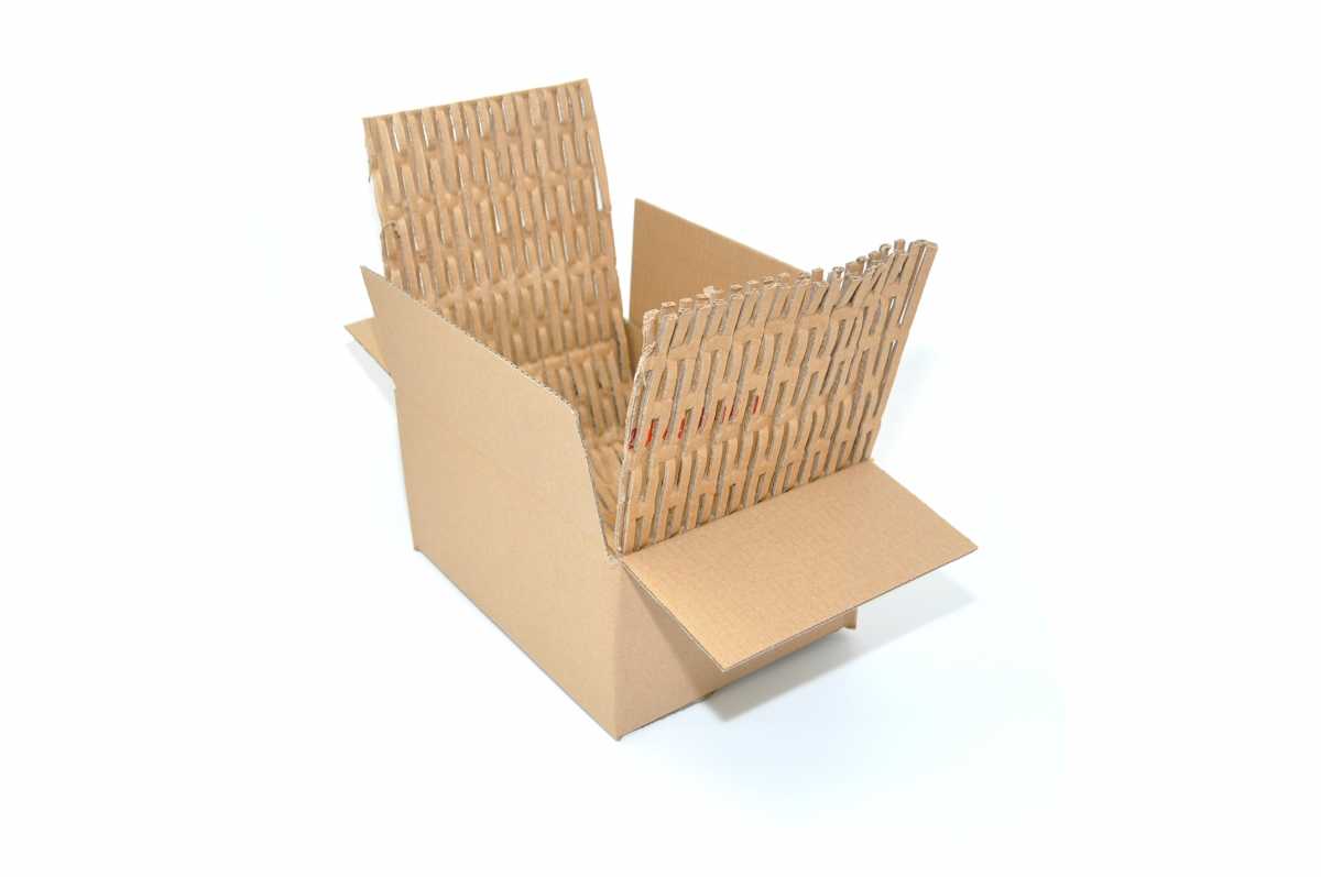 Füllmaterial mind. 6kg Füllstoff 30cm breit Polstermatten Karton-Schredder Papp-Shredder